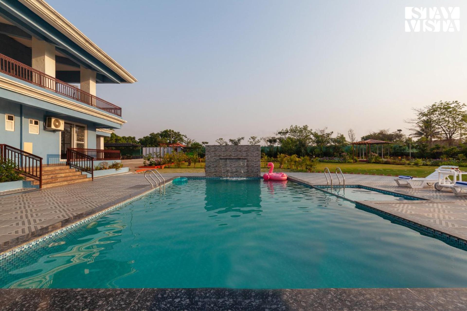 Stayvista'S Hillside Meadows - Mountainside Retreat With Farm View, Pool & Deck, Lawn & Gazebo Chinchavli Zewnętrze zdjęcie