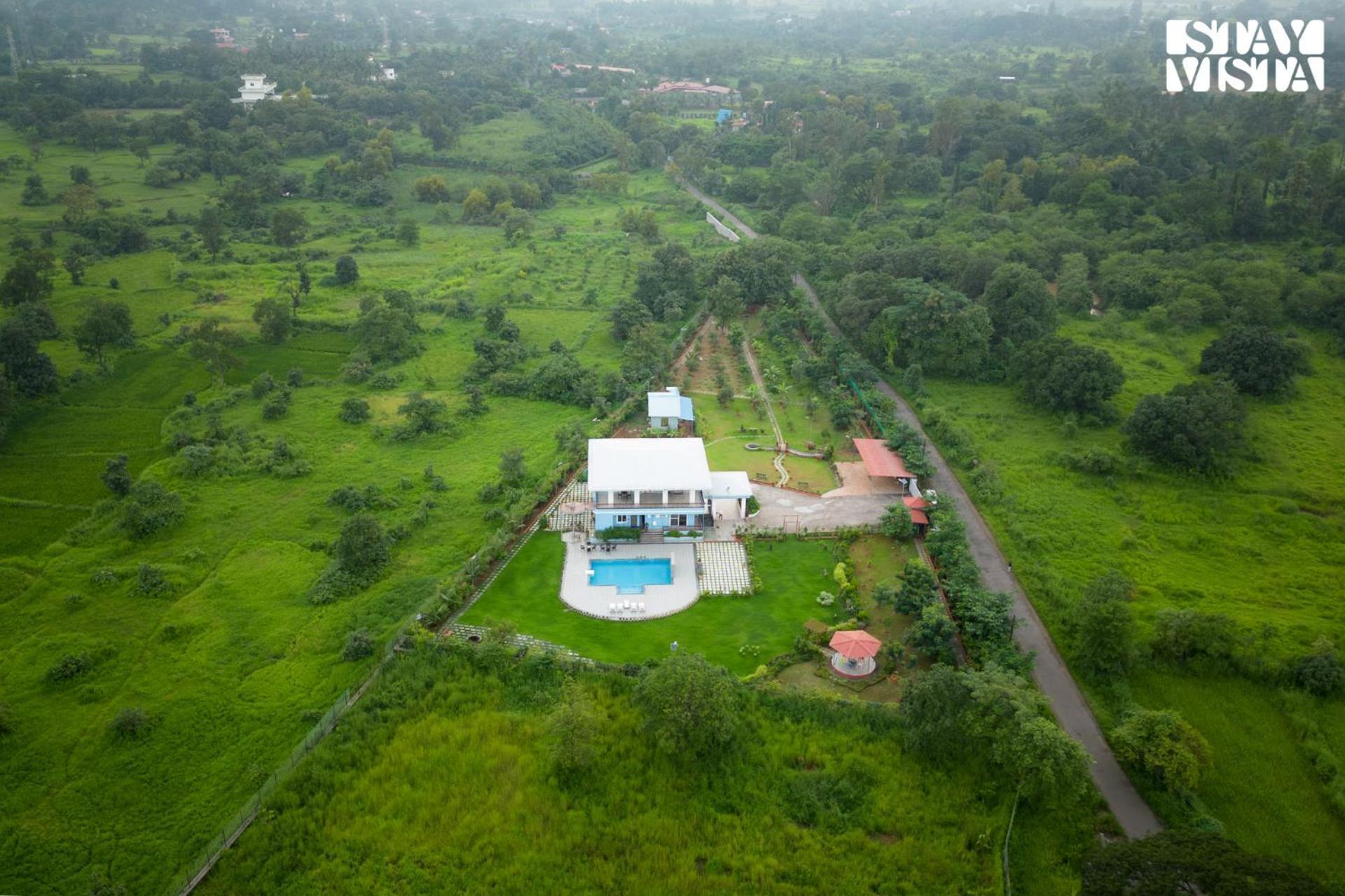 Stayvista'S Hillside Meadows - Mountainside Retreat With Farm View, Pool & Deck, Lawn & Gazebo Chinchavli Zewnętrze zdjęcie