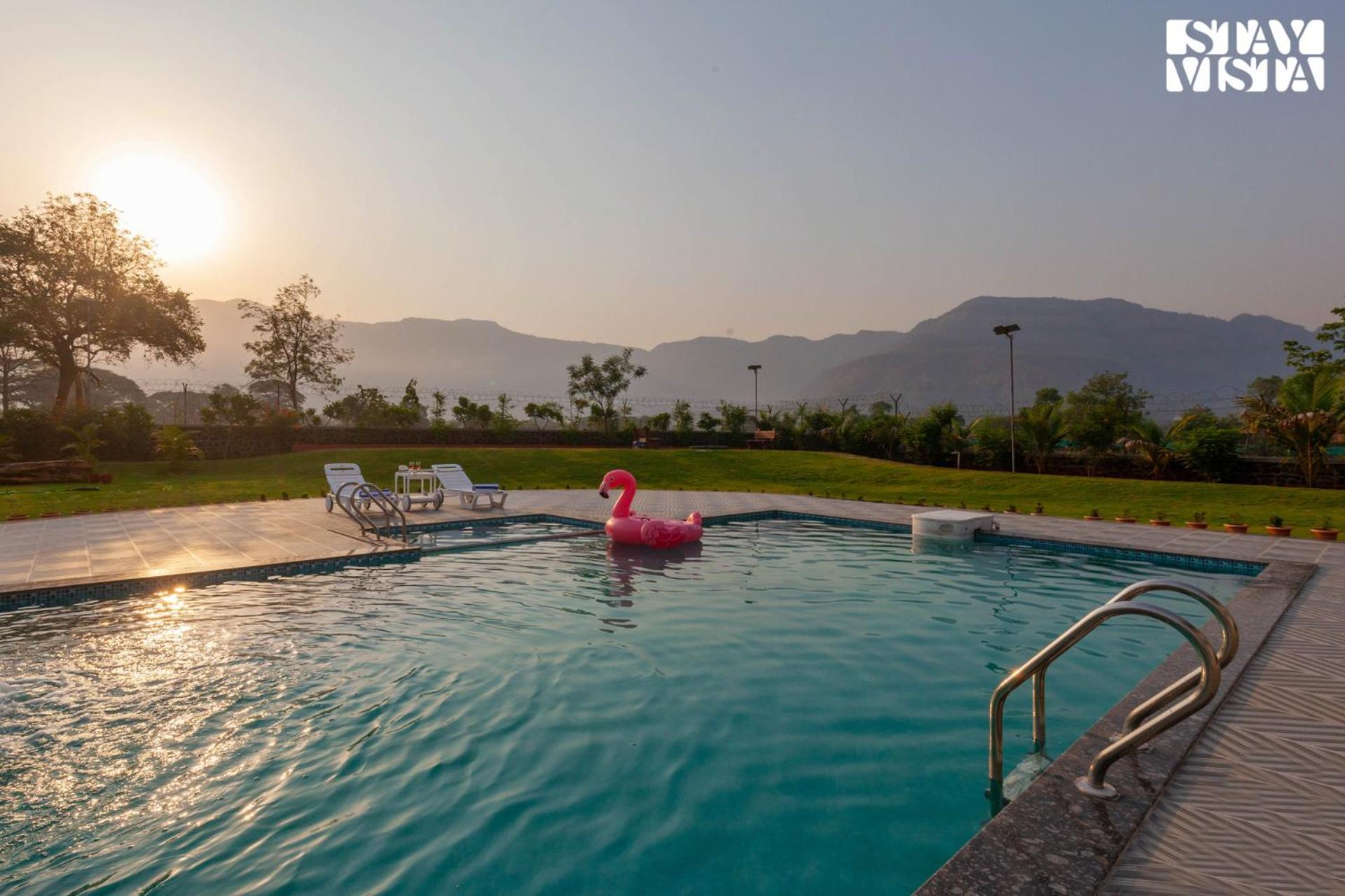 Stayvista'S Hillside Meadows - Mountainside Retreat With Farm View, Pool & Deck, Lawn & Gazebo Chinchavli Zewnętrze zdjęcie