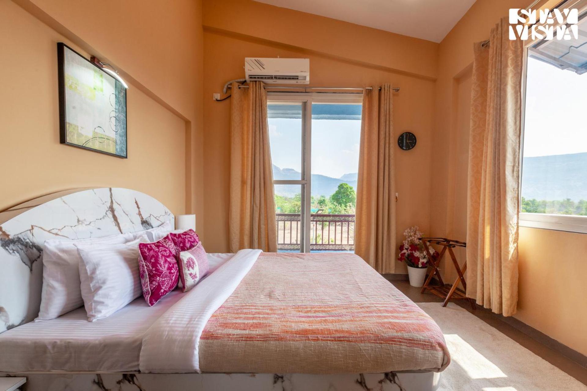 Stayvista'S Hillside Meadows - Mountainside Retreat With Farm View, Pool & Deck, Lawn & Gazebo Chinchavli Zewnętrze zdjęcie